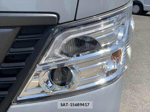 Nissan NV350 Caravan 2021-03 8209356-22