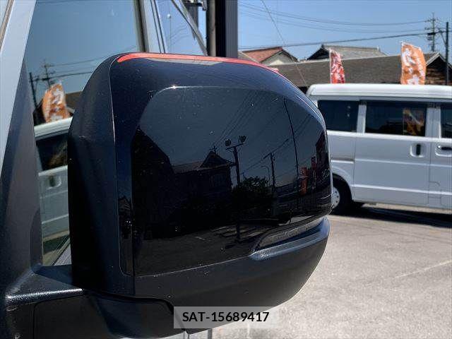 Nissan NV350 Caravan 2021-03 8209356-26