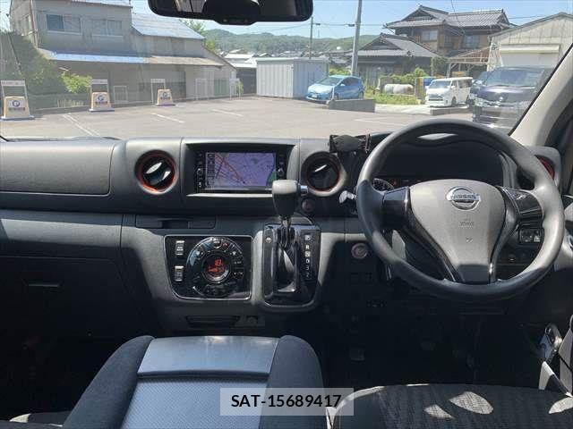 Nissan NV350 Caravan 2021-03 8209356-2