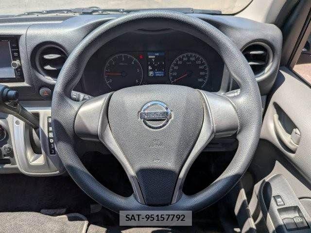 Nissan NV350 Caravan 2019-05 8209365-10