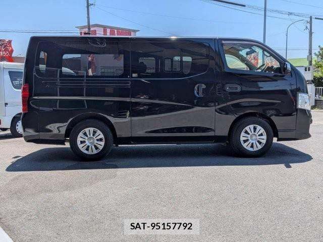 Nissan NV350 Caravan 2019-05 8209365-15