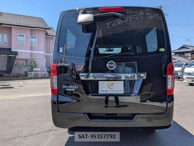 Nissan NV350 Caravan 2019-05 8209365-17