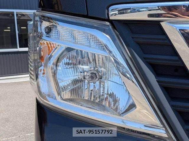 Nissan NV350 Caravan 2019-05 8209365-21