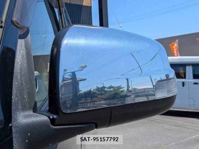 Nissan NV350 Caravan 2019-05 8209365-22