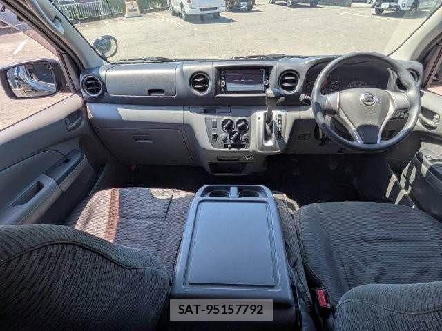 Nissan NV350 Caravan 2019-05 8209365-2