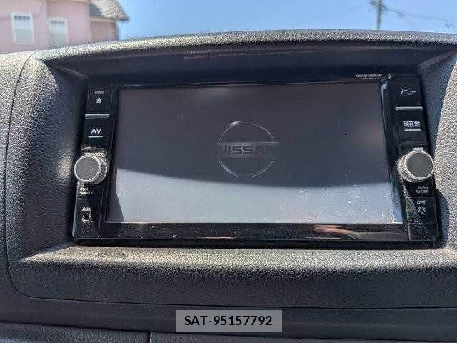 Nissan NV350 Caravan 2019-05 8209365-3
