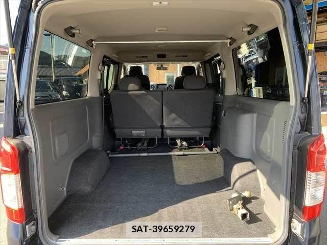 Nissan NV350 Caravan 2016-07 8209357-9
