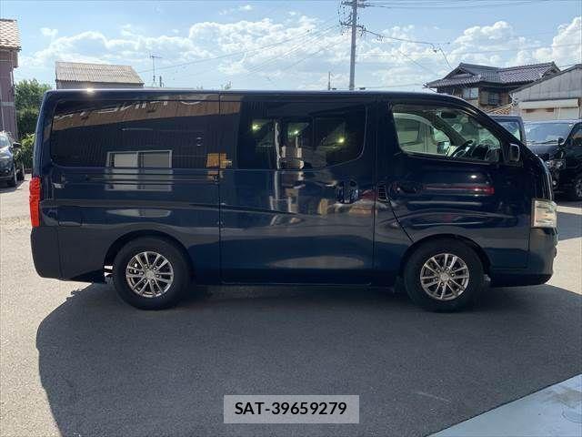 Nissan NV350 Caravan 2016-07 8209357-16