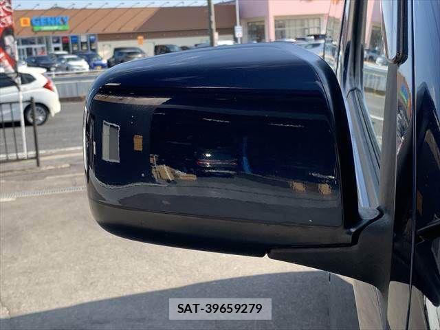 Nissan NV350 Caravan 2016-07 8209357-24