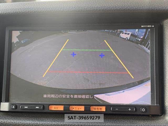 Nissan NV350 Caravan 2016-07 8209357-5