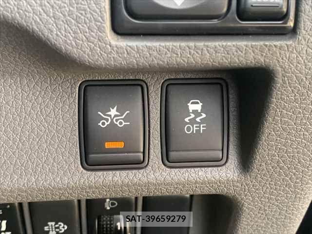 Nissan NV350 Caravan 2016-07 8209357-6