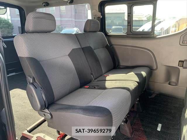 Nissan NV350 Caravan 2016-07 8209357-8
