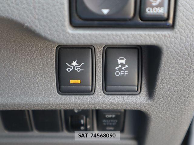 Nissan NV350 Caravan 2018-09 8209354-15