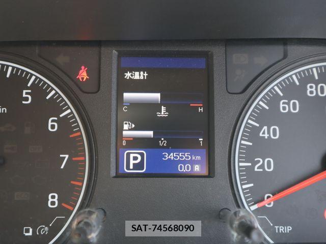 Nissan NV350 Caravan 2018-09 8209354-18