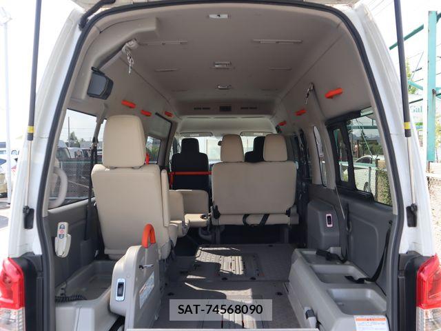 Nissan NV350 Caravan 2018-09 8209354-2