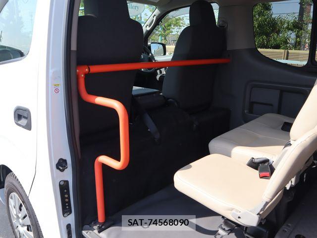 Nissan NV350 Caravan 2018-09 8209354-8