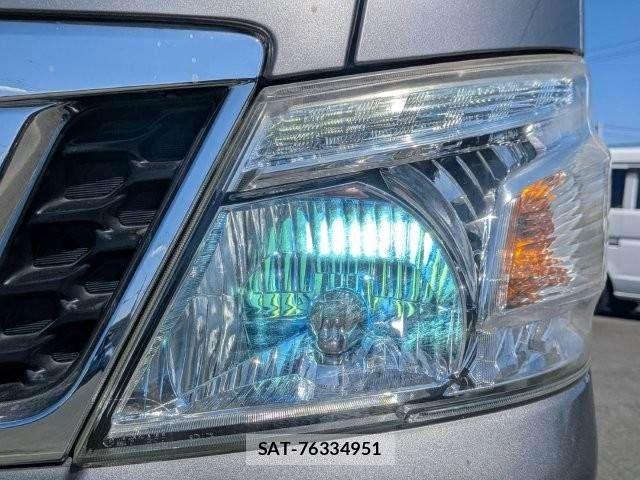 Nissan NV350 Caravan 2013-08 8209360-9