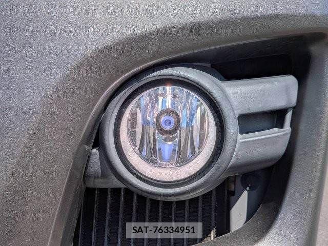 Nissan NV350 Caravan 2013-08 8209360-10