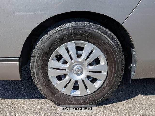 Nissan NV350 Caravan 2013-08 8209360-11