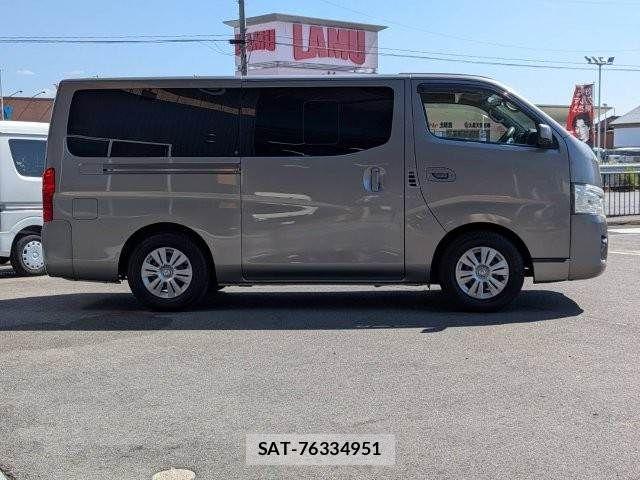 Nissan NV350 Caravan 2013-08 8209360-14
