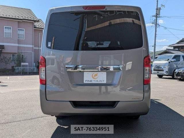 Nissan NV350 Caravan 2013-08 8209360-16