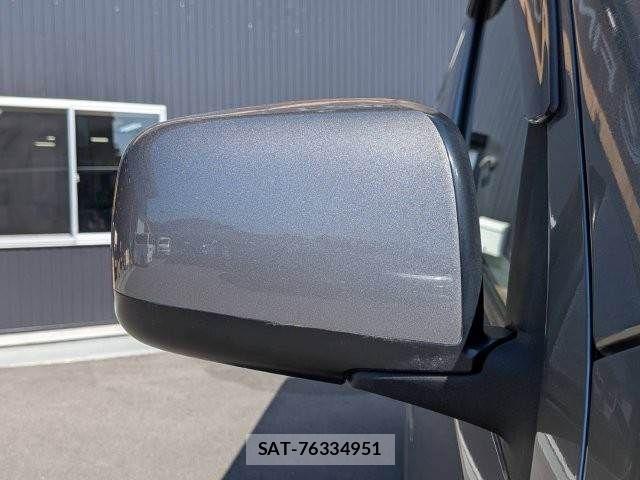 Nissan NV350 Caravan 2013-08 8209360-24