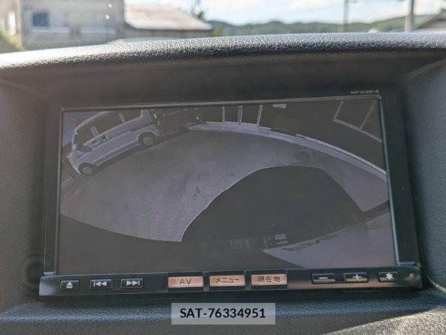 Nissan NV350 Caravan 2013-08 8209360-3
