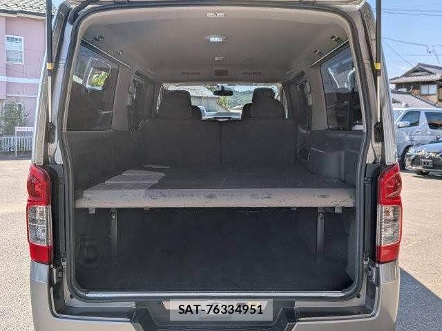 Nissan NV350 Caravan 2013-08 8209360-7