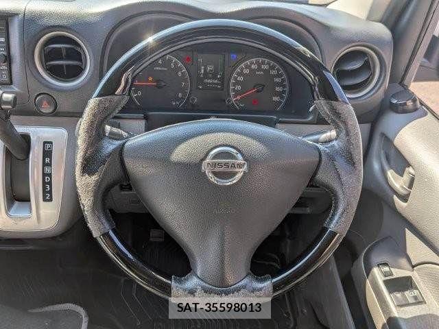 Nissan NV350 Caravan 2017-07 8209366-12