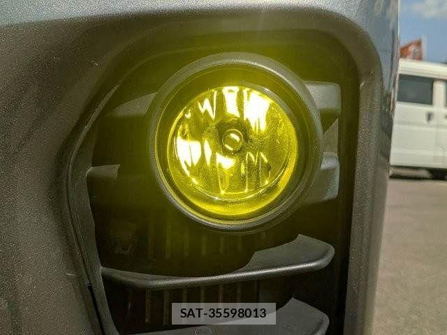 Nissan NV350 Caravan 2017-07 8209366-14