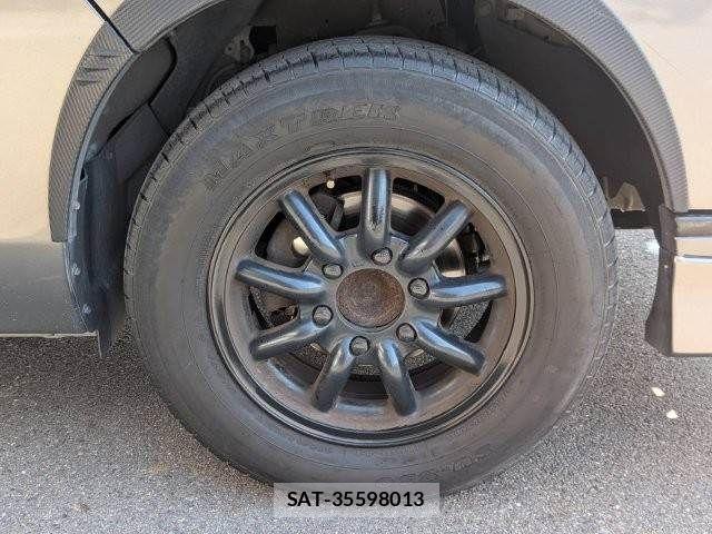 Nissan NV350 Caravan 2017-07 8209366-15