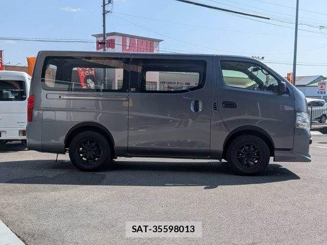 Nissan NV350 Caravan 2017-07 8209366-18