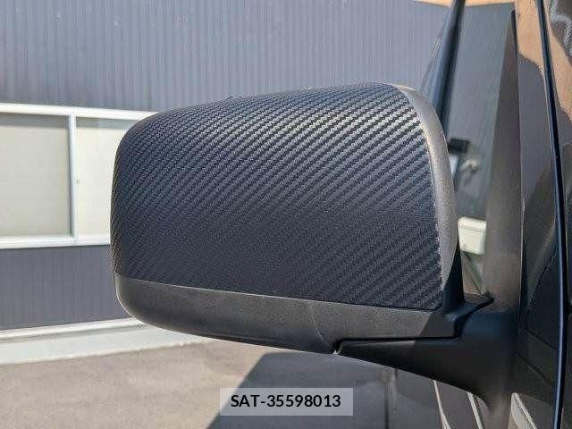 Nissan NV350 Caravan 2017-07 8209366-28