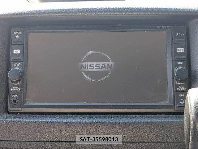Nissan NV350 Caravan 2017-07 8209366-3