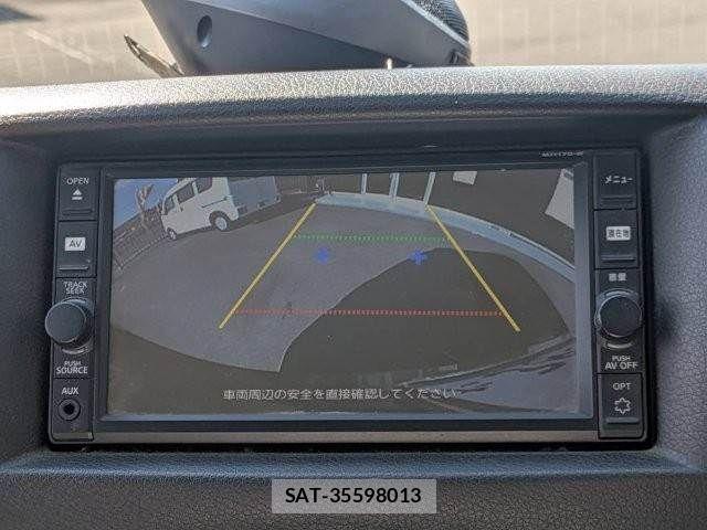 Nissan NV350 Caravan 2017-07 8209366-6