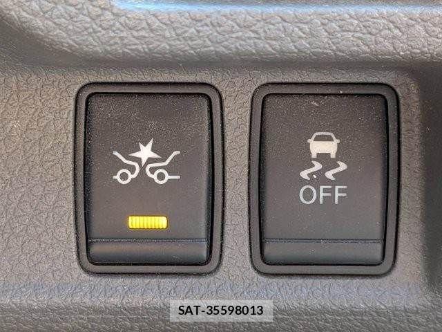 Nissan NV350 Caravan 2017-07 8209366-7