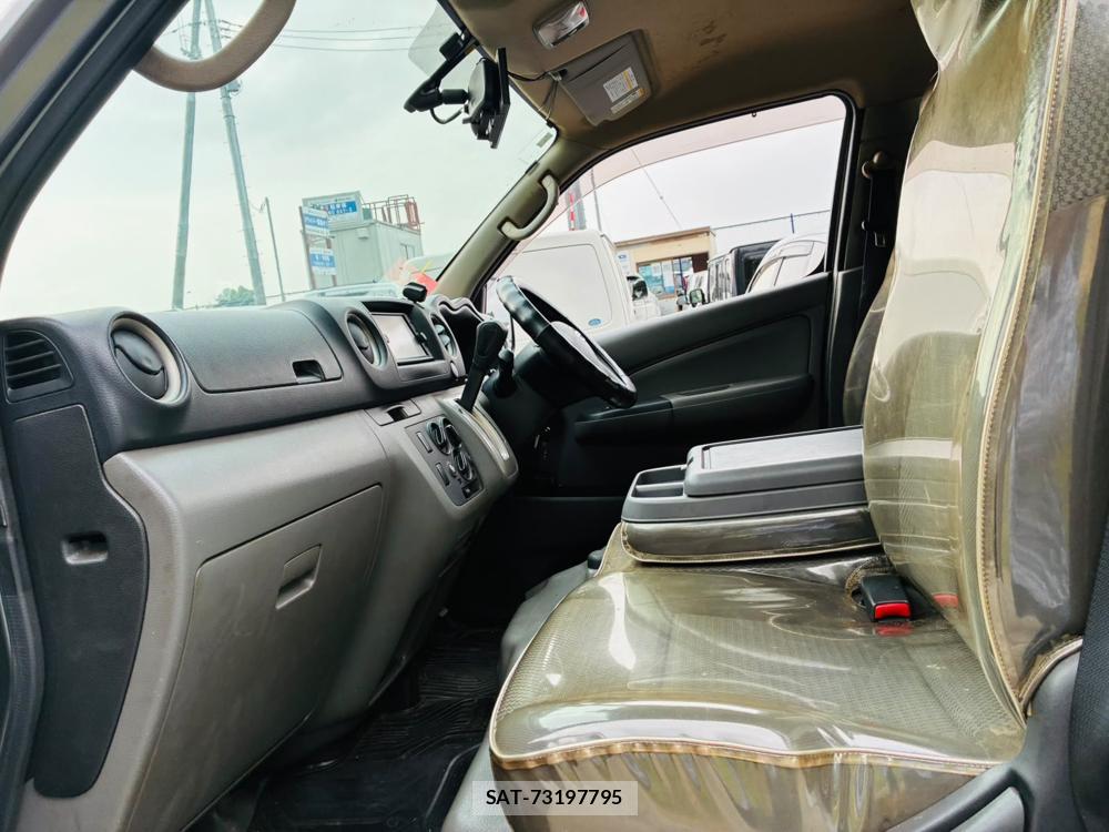 Nissan NV350 Caravan 2020-11 8107909-10