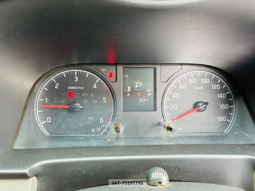 Nissan NV350 Caravan 2020-11 8107909-15