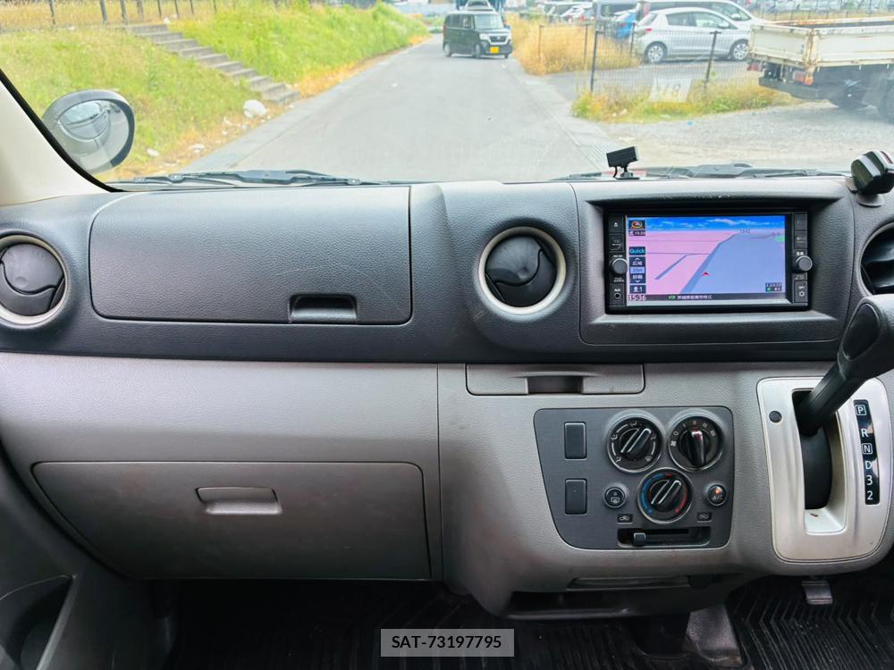 Nissan NV350 Caravan 2020-11 8107909-17