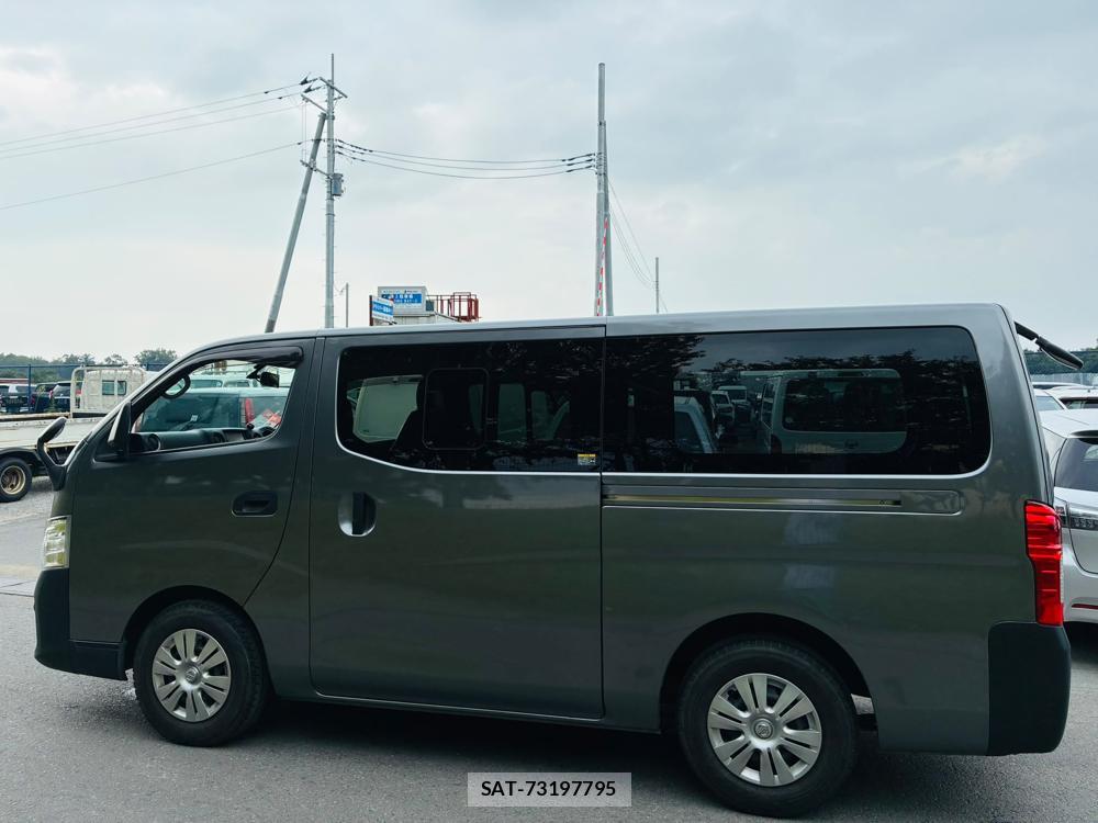 Nissan NV350 Caravan 2020-11 8107909-1