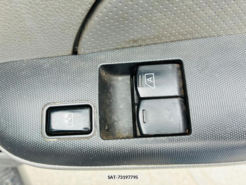 Nissan NV350 Caravan 2020-11 8107909-21