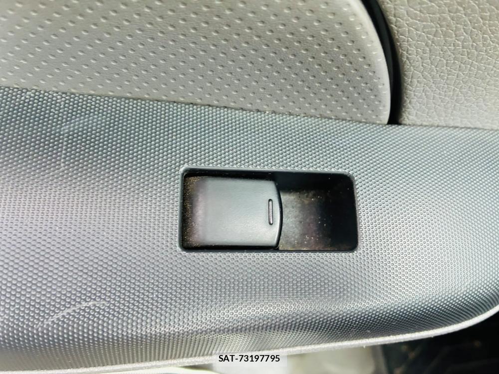 Nissan NV350 Caravan 2020-11 8107909-23