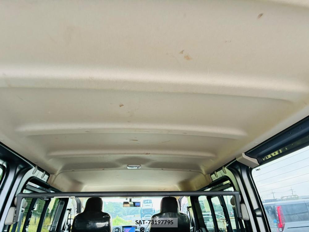 Nissan NV350 Caravan 2020-11 8107909-24