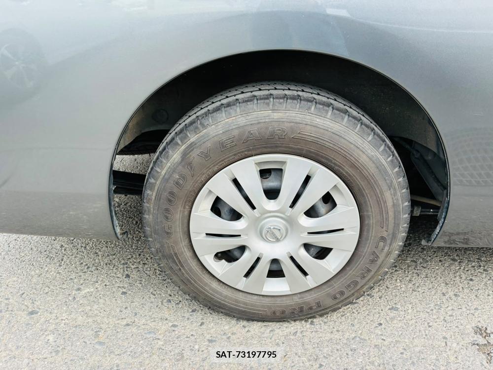 Nissan NV350 Caravan 2020-11 8107909-27