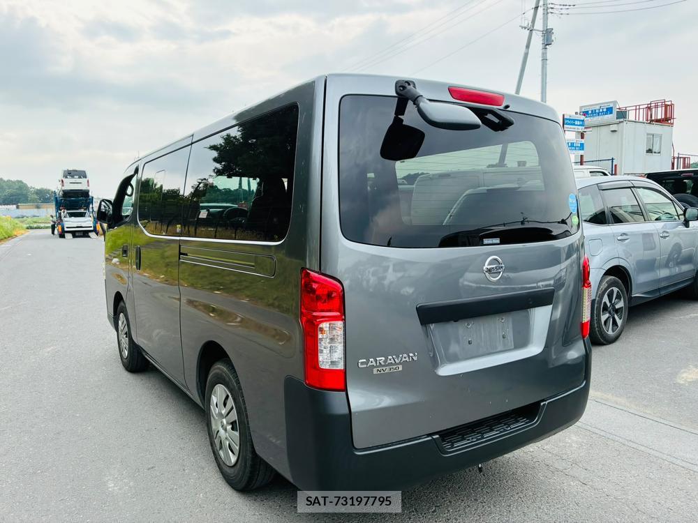 Nissan NV350 Caravan 2020-11 8107909-2