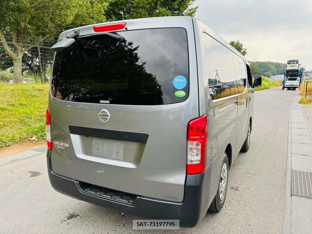 Nissan NV350 Caravan 2020-11 8107909-4