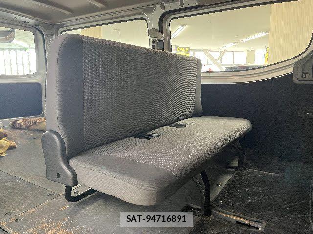 Nissan NV350 Caravan 2020-02 8231170-9