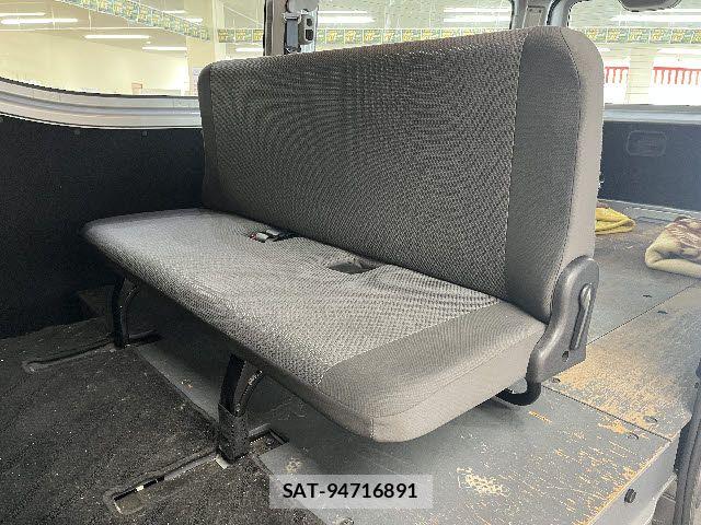 Nissan NV350 Caravan 2020-02 8231170-12