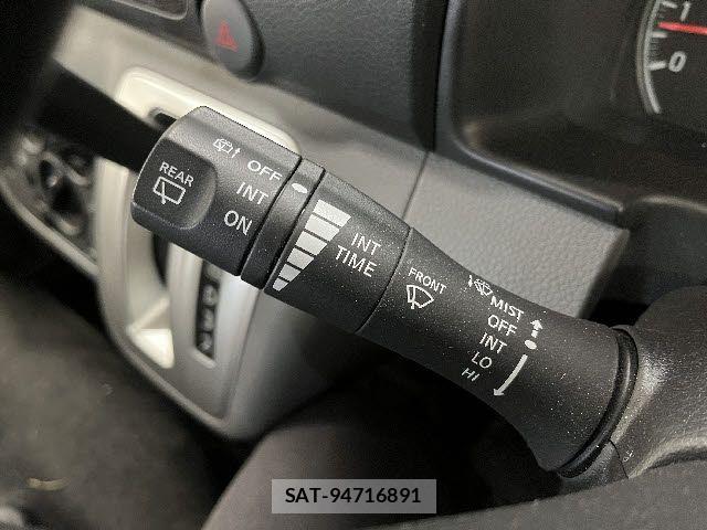 Nissan NV350 Caravan 2020-02 8231170-17
