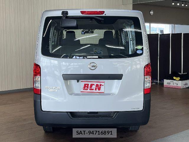 Nissan NV350 Caravan 2020-02 8231170-22